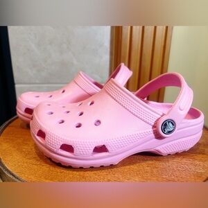 Pink Bubble Gum Crocs Y2K 2010 Size Mens 1 and Women’s 3